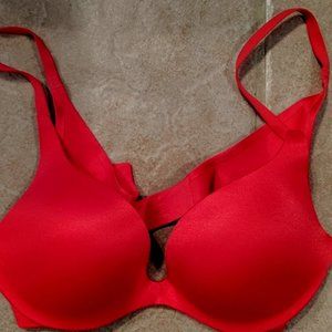 VICTORIA'S SECRET: Red Push-up Bra